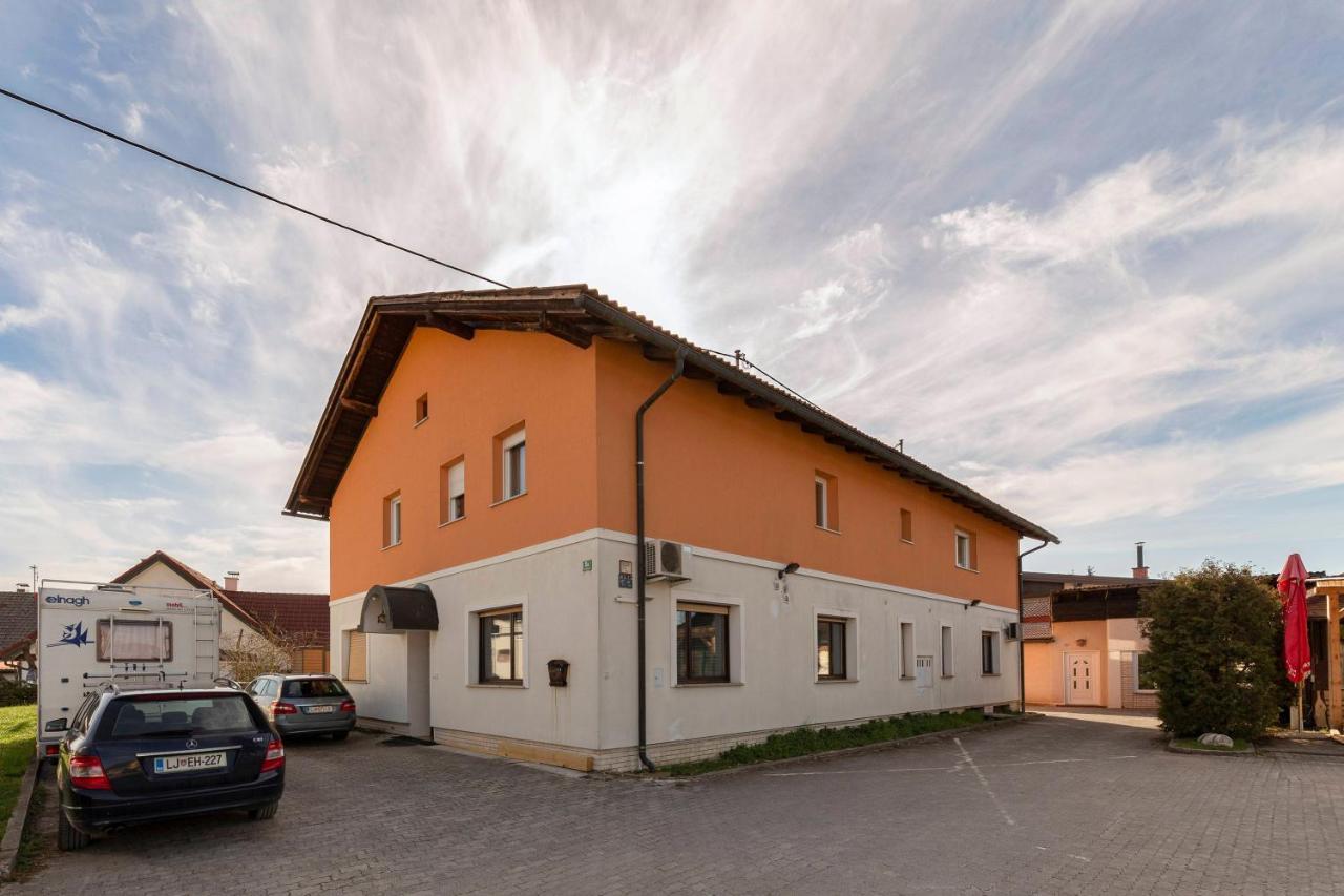 Apartments Keber Laibach Exterior foto